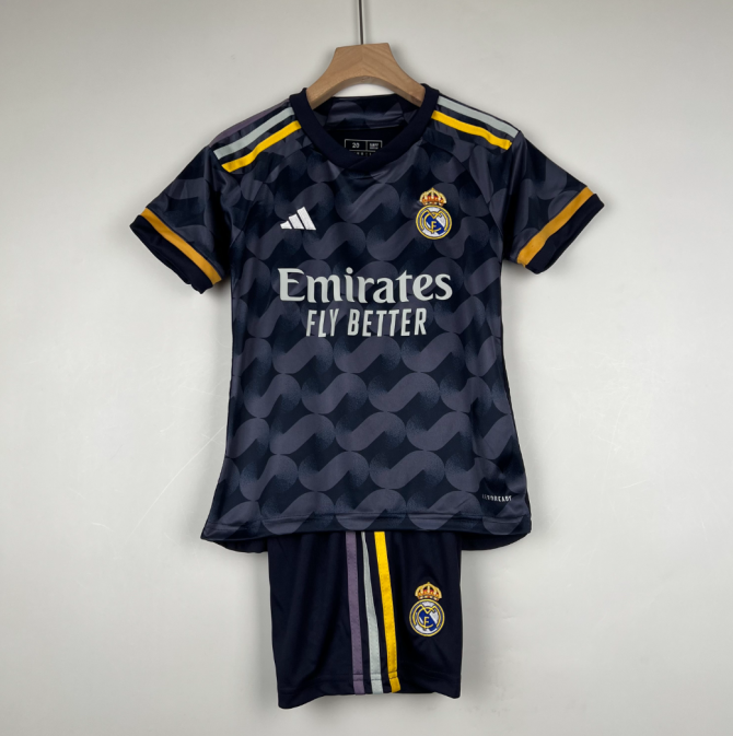Real madrid kids gear shop