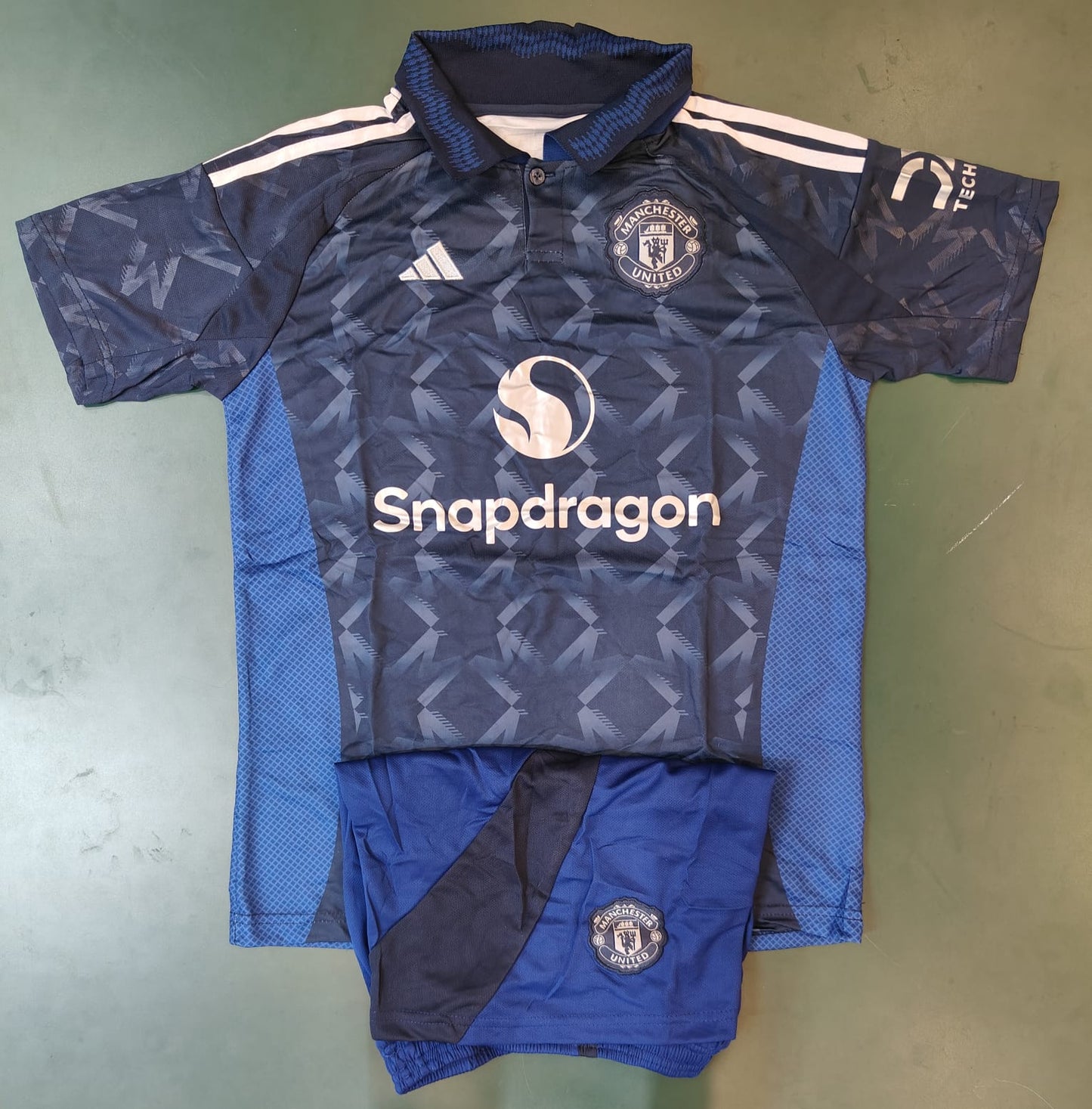 Manchester United Latest Away Football Jersey with Shorts -Season 2024-25